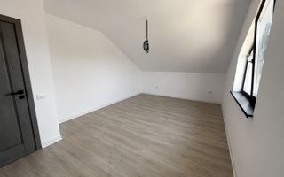 Casă spațioasă de vânzare, - Poză 4