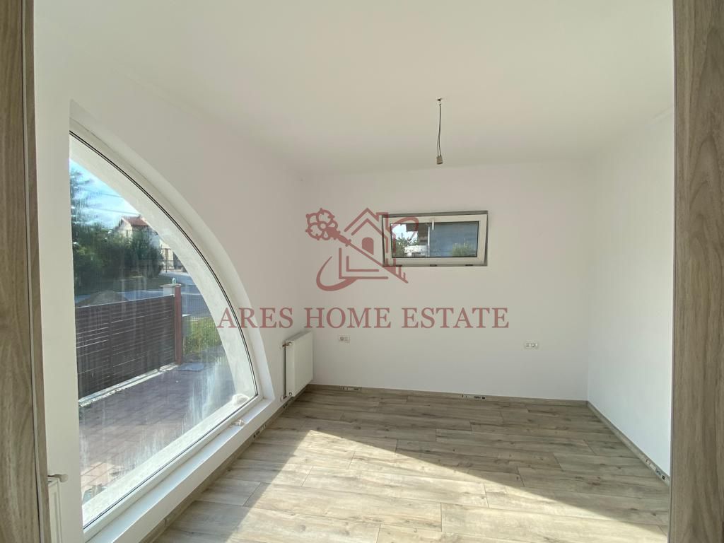 Casă 5 camere, 2 niveluri, intrări și utilități separate – Șag - Poză 9
