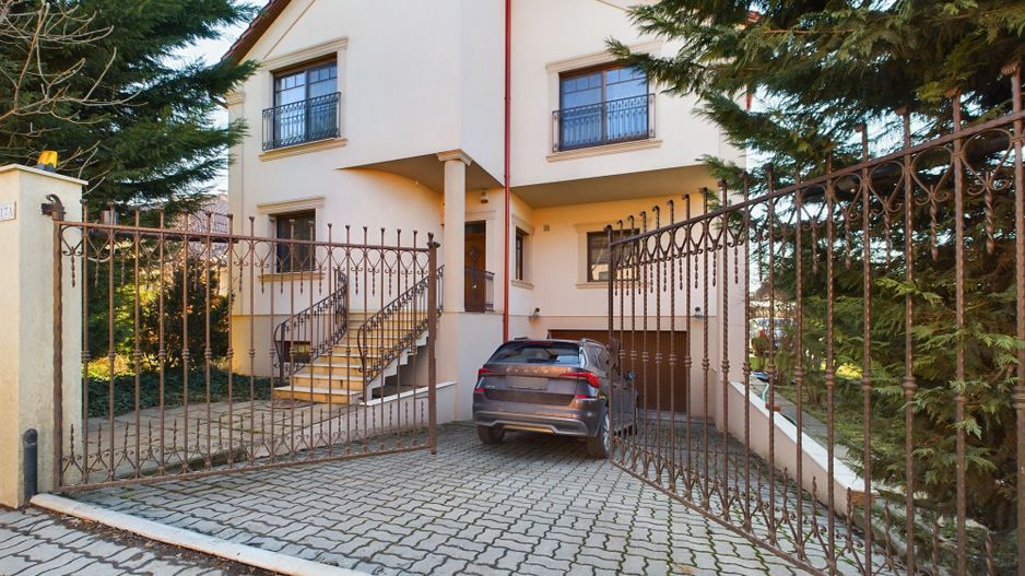 Vilă/casă cu 6 camere 400mp în Dumbrăvița - Poză 18