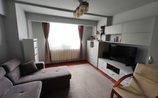 Apartament 3 camere, 2 băi, etaj 2 – Micro 16, cu parcare rezervată - Poză 1