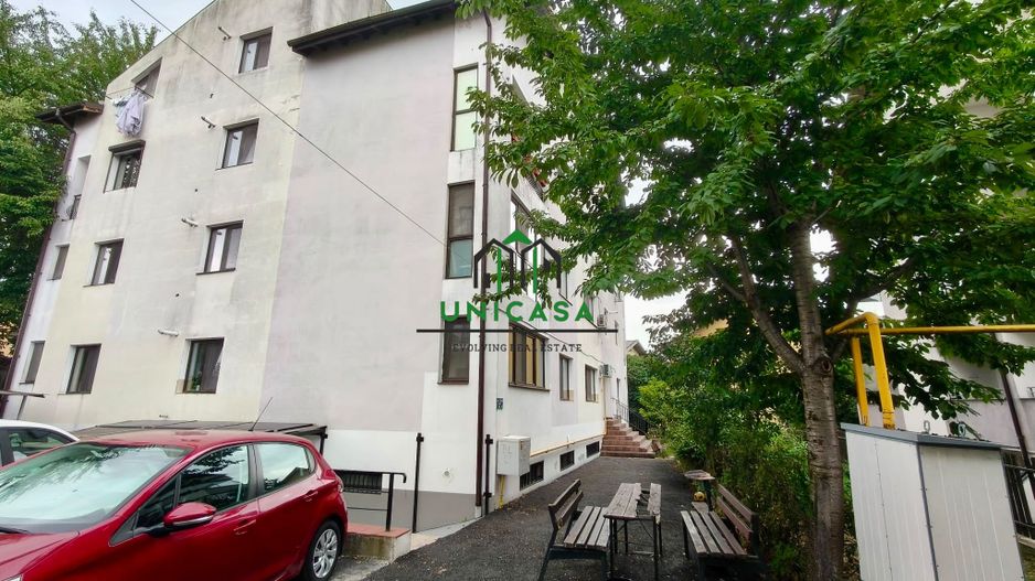 Apartament de inchiriat / 3 camere/ loc de parcare privat - Poză 12