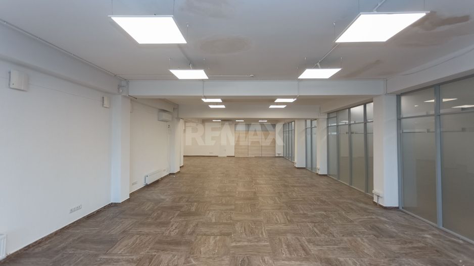 Vanzare oficiu in centru orasului - Poză 2