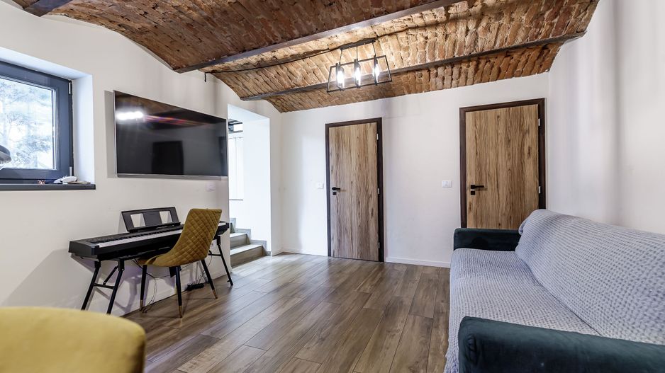 Apartament tip casa, cu gradina proprie, in zona centrala a Aradului - Poză 10