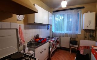 Apartament 3 camere, semidecomandat, central, Campina - Poză 3