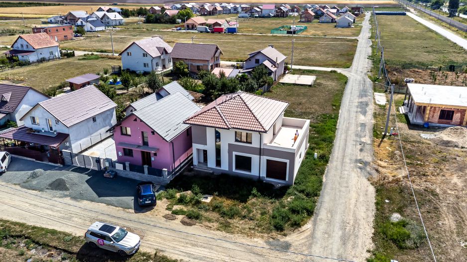 Casă premium semi-finisată de vânzare Curtici, cartier nou Comision 0 - Poză 2