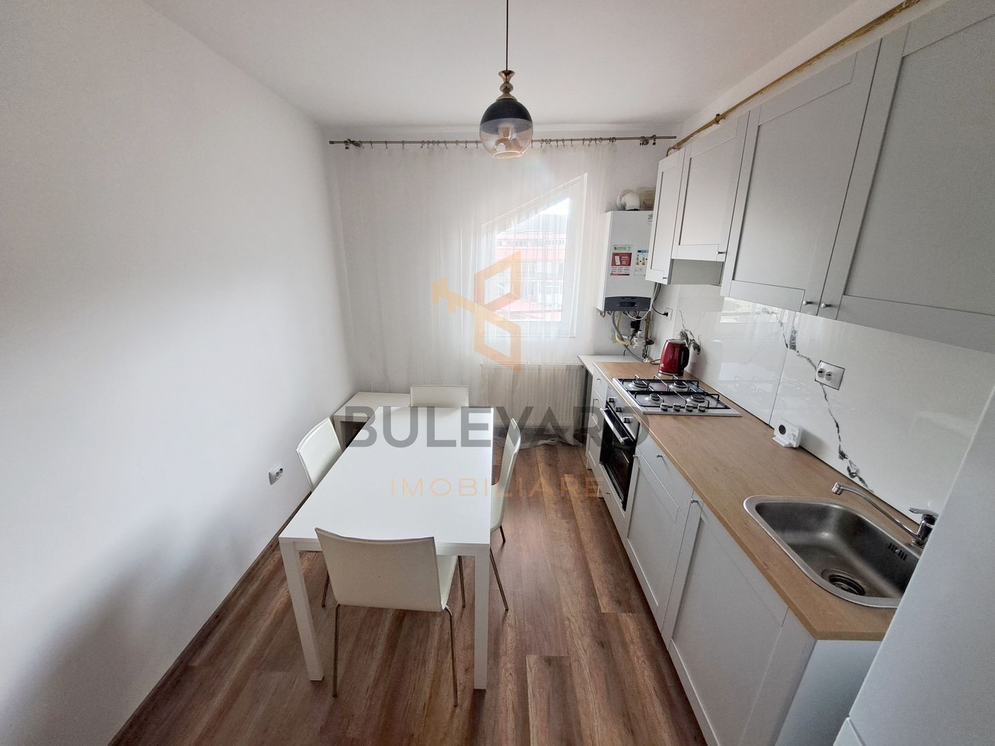 Apartament 4 camere 128 mp utili, centru Floresti - Poză 3