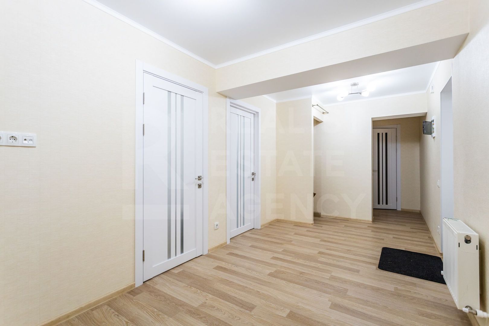 Vânzare, apartament, 2 camere, strada Florilor Rîșcani - Poză 3