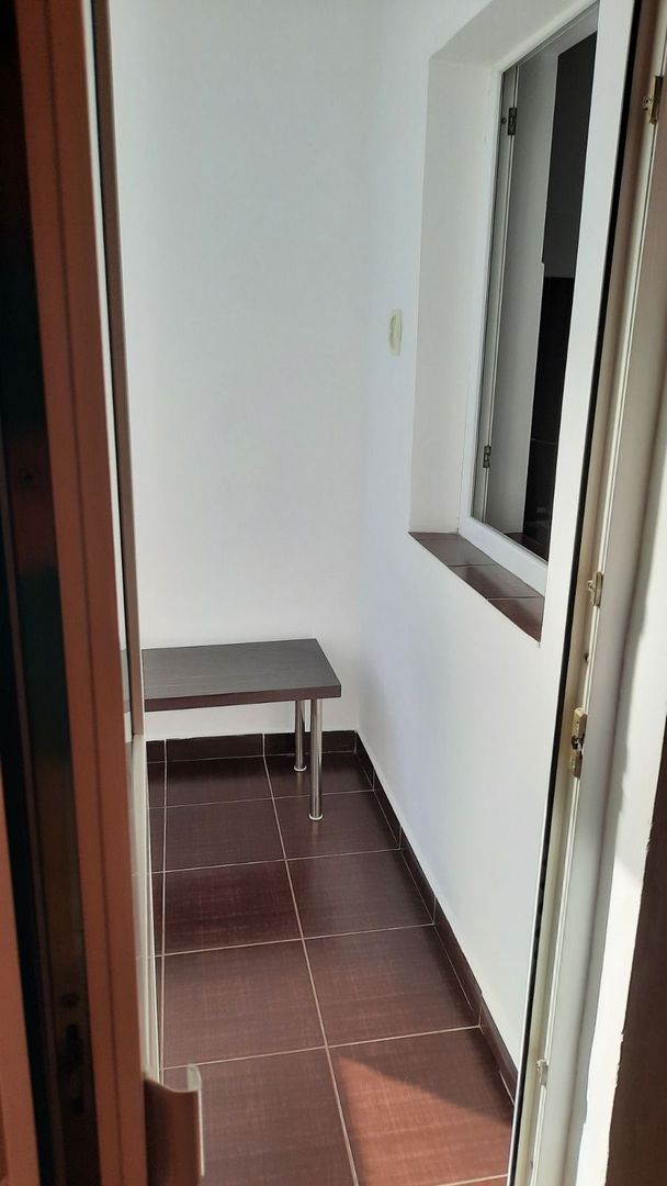 Garsoniera bloc mixt 1983, Favorit, Drumul Taberei - Poză 5