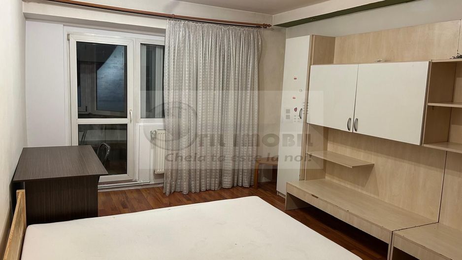 Apartament cu 3 camere decomandat, 2 bai - Nicolina - Etaj intermediar - Poză 1
