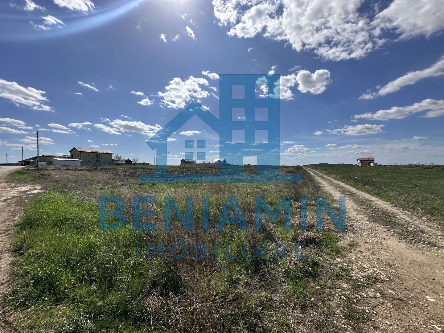 Parcela de 350mp-Ghercesti-Primaverii-Deschidere 16m - Poză 1