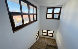 Vilă impunătoare, construcție solidă D+P+E+M, 430 mp – pretabilă pensiune - Poză 6