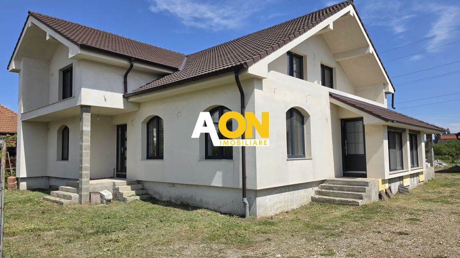 Casă nouă, impozantă,  6 camere, 1346 mp teren, Bărăbanț - Poză 3