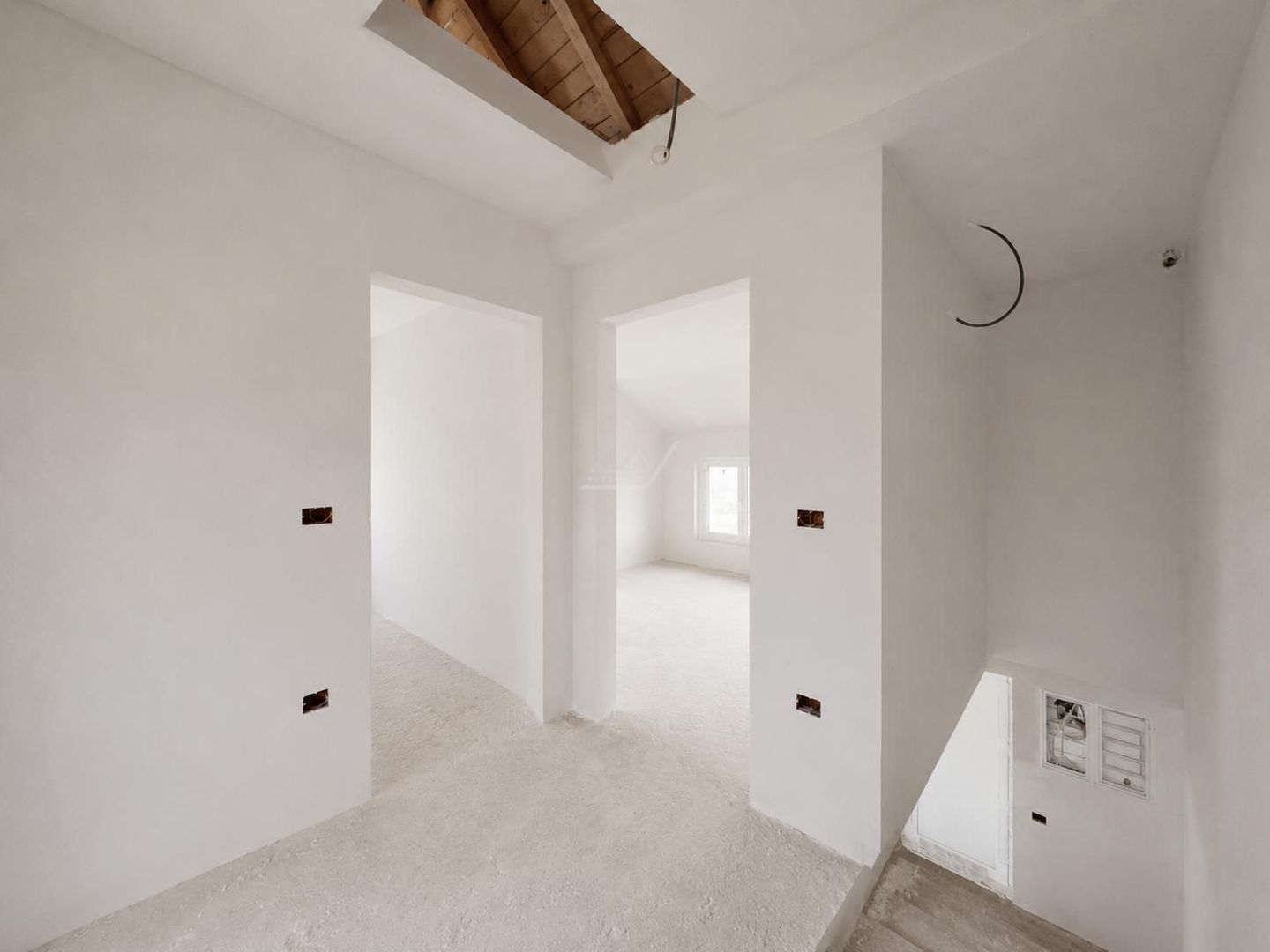 Duplex cu 3 camere si 2 bai. Finisaje la alegere. - Poză 7