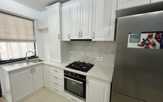 Inchiriem studio in Micro 17 , etaj 2 bloc ROKA, parcare privata, - Poză 6