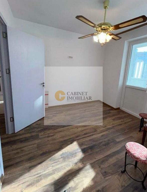 De Vânzare Apartament 3 Camere, 70mp, Etaj Intermediar, Zona Iancului - Poză 2