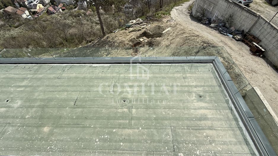 Casă generoasă cu panoramă și 256 mp terasă circulabilă - Poză 26