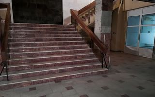 Clădire fost sediu BCR, 2.335 mp, P+2E | 0% comision - Poză 7