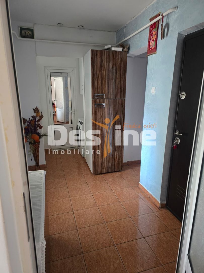 Apartament TÂRGU CUCU | 3 camere, semidecomandat, 68 mp total, mobilat - Poză 6