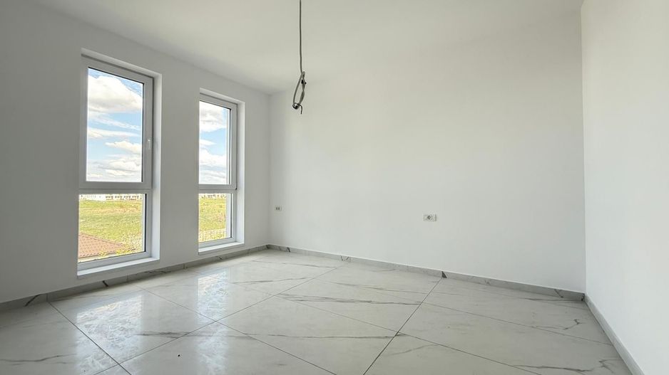 Braytim - SXD Market | 2 Camere | Curte proprie | Bucatarie inchisa - Poză 1