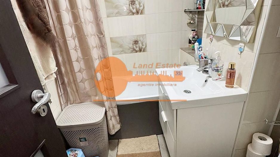 3 camere Baba Novac ( renovat recent ) - Poză 5