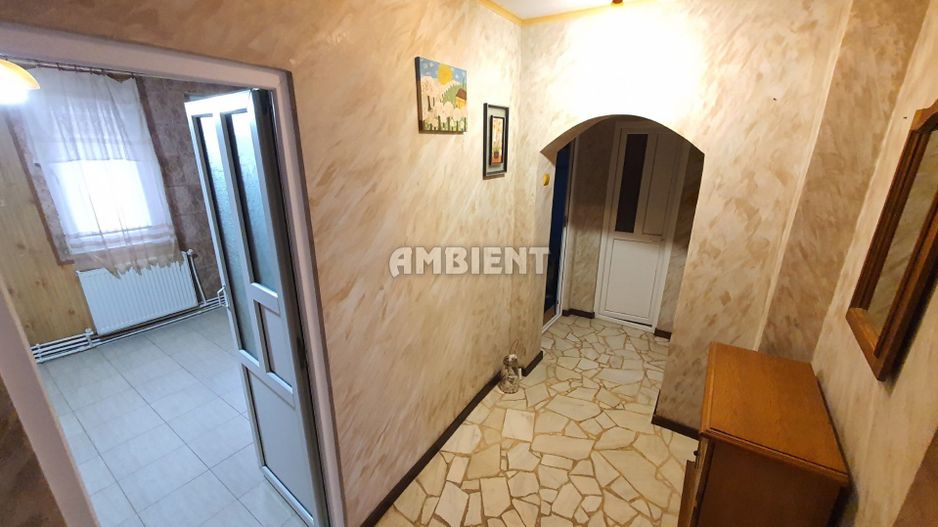 Apartament cu 3 camere, decomandate, zona CENTRU - PRIMĂRIE; - Poză 4