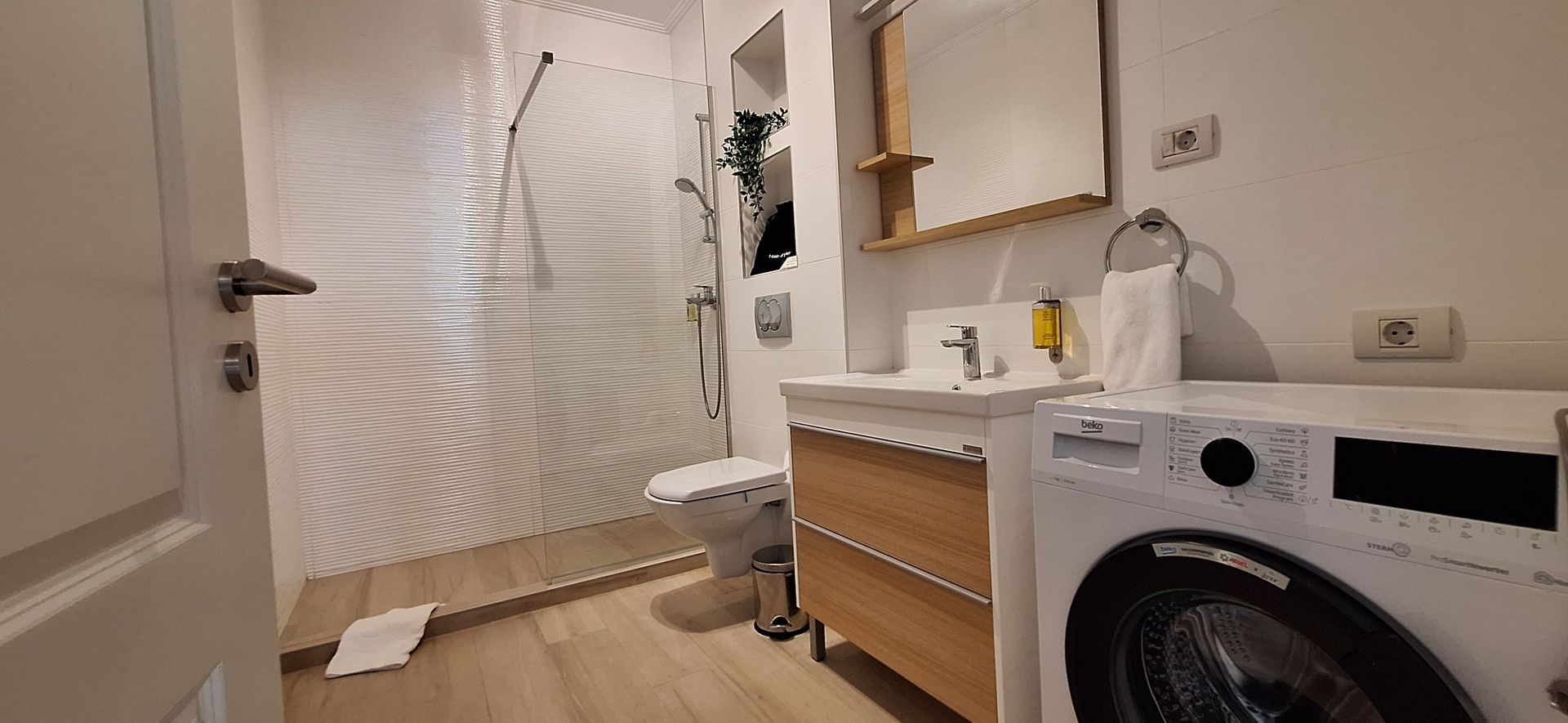 Apartament mobilat si utilat cu 2 locuri de parcare - Poză 9