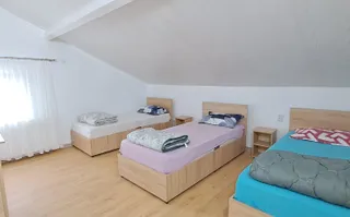 SABARENI, inchiriere vila: cazare, clinica, gradinita, after school - Poză 16