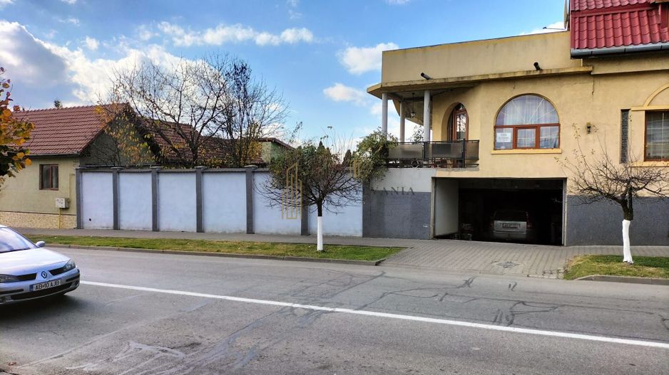 Casa in zona ultracentrala in orasul Blaj - Poză 2