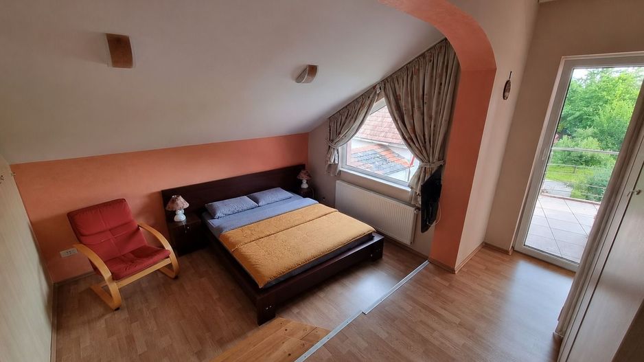 Casă spațioasă în Cristian, Brașov | 223 mp utili | teren 1.000 mp - Poză 8