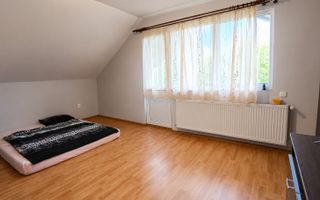 Casă P+M cu piscină și teren 1100 mp – Zona Vrancei, Baia Mare - Poză 7