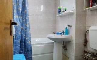 Garsoniera decomandata, bloc din 1982 reabilitat termic, Piata Muncii Baba Novac - Poză 10