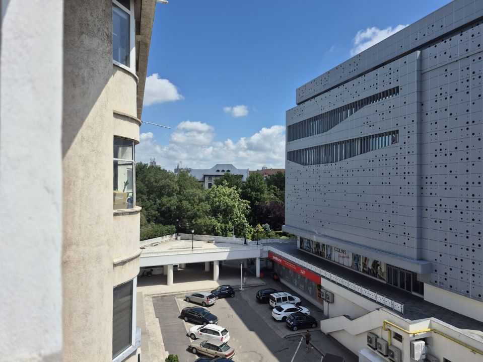 Apartament ultracentral, 3 camere, cu priveliste impresionanta, langa Mercur - Poză 24