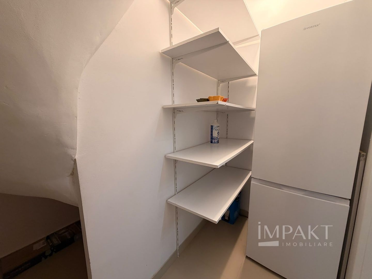Apartament 2 camere de închiriat, cu curte și ciubăr - Poză 11
