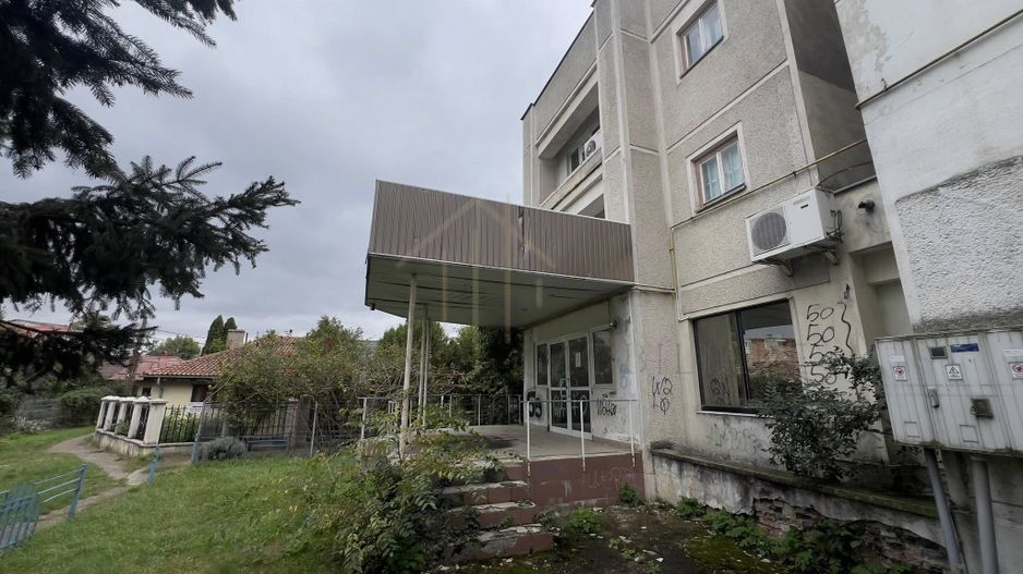 CLADIRE DE BIROURI - Poză 2