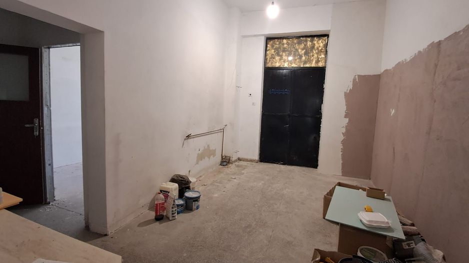 Spatiu comercial vitrina de 20 M - Metrou Eroii Revolutiei S143 - Poză 11