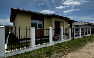 Casa de vânzare în Alba Iulia, zona Micești - Poză 1