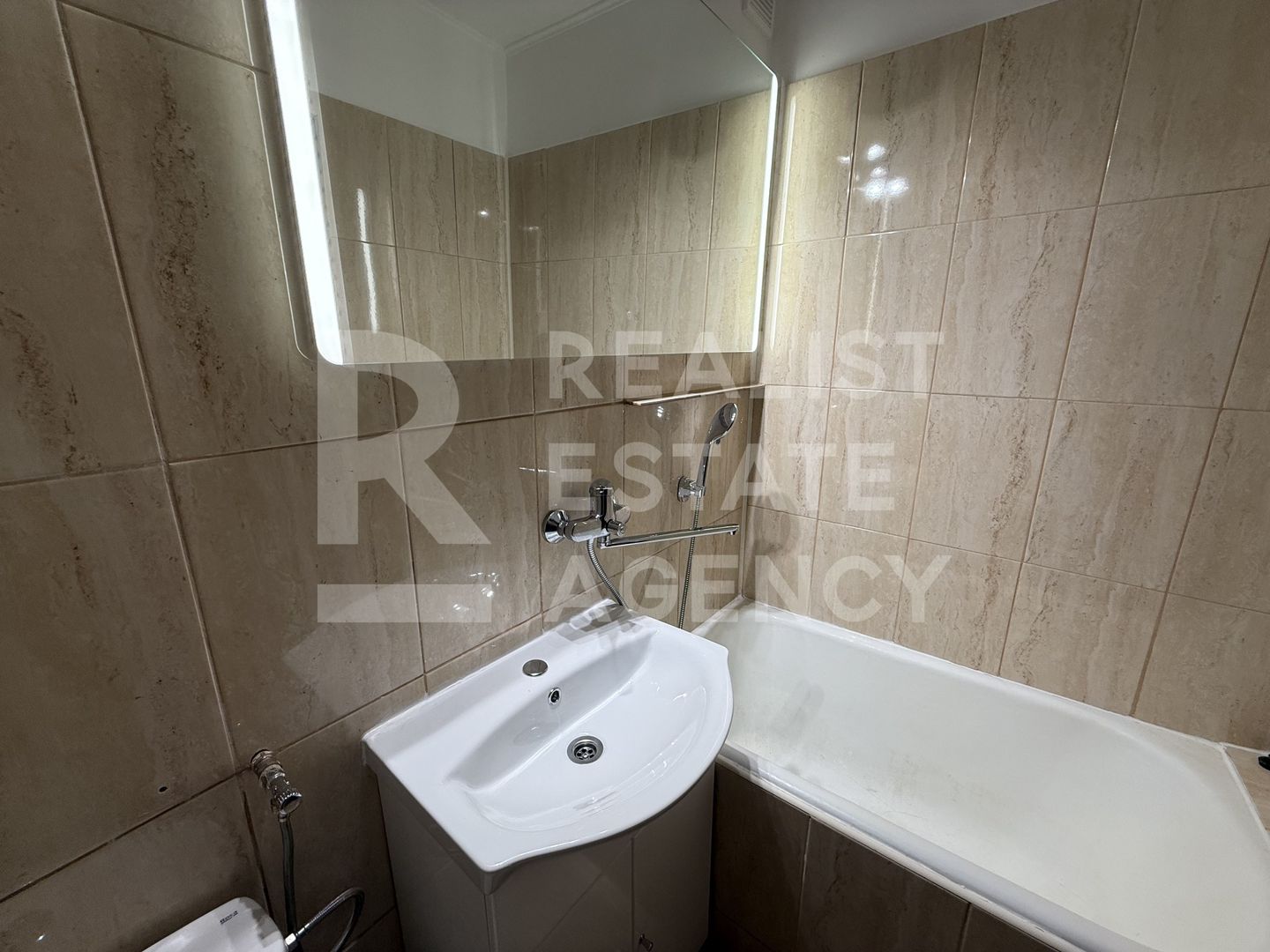Apartament cu 3 camere,renovat, Alexandru cel Bun, Iași - Poză 11