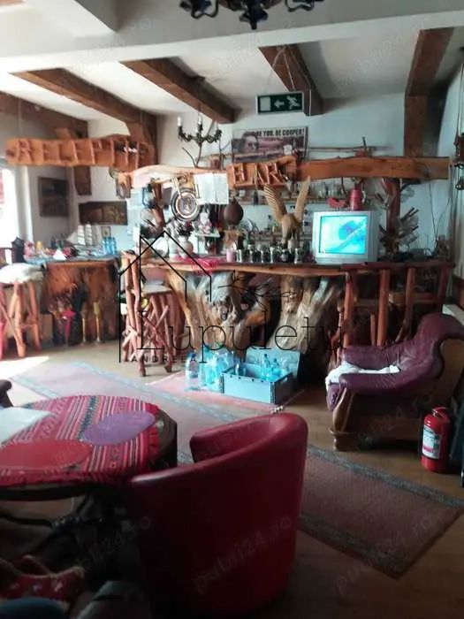 Pensiune de vânzare | 400 MPU | 10 Camere | Rasinari - Curmatura - Poză 8