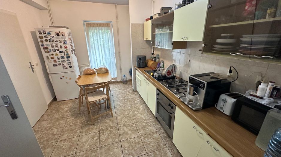 Casă / Vilă cu 5 camere zona Lunei - Poză 9