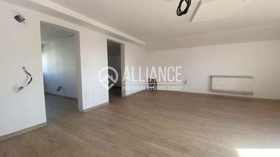 VALU LUI TRAIAN(COD 07) -Casa P+M 5 camere cu teren de 300 mp - Poză 16