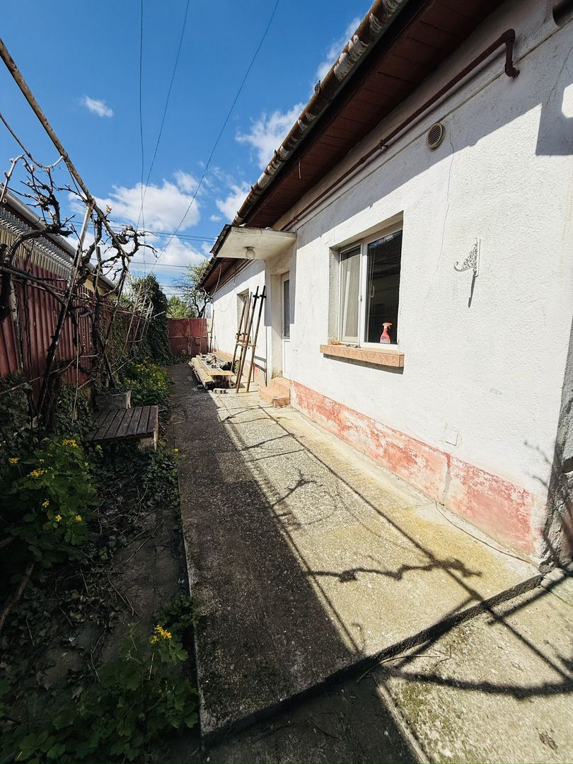 Ciarda Roșie | 2 case în curte | Teren 700 mp | Garaj | Toate utilitățile - Poză 3