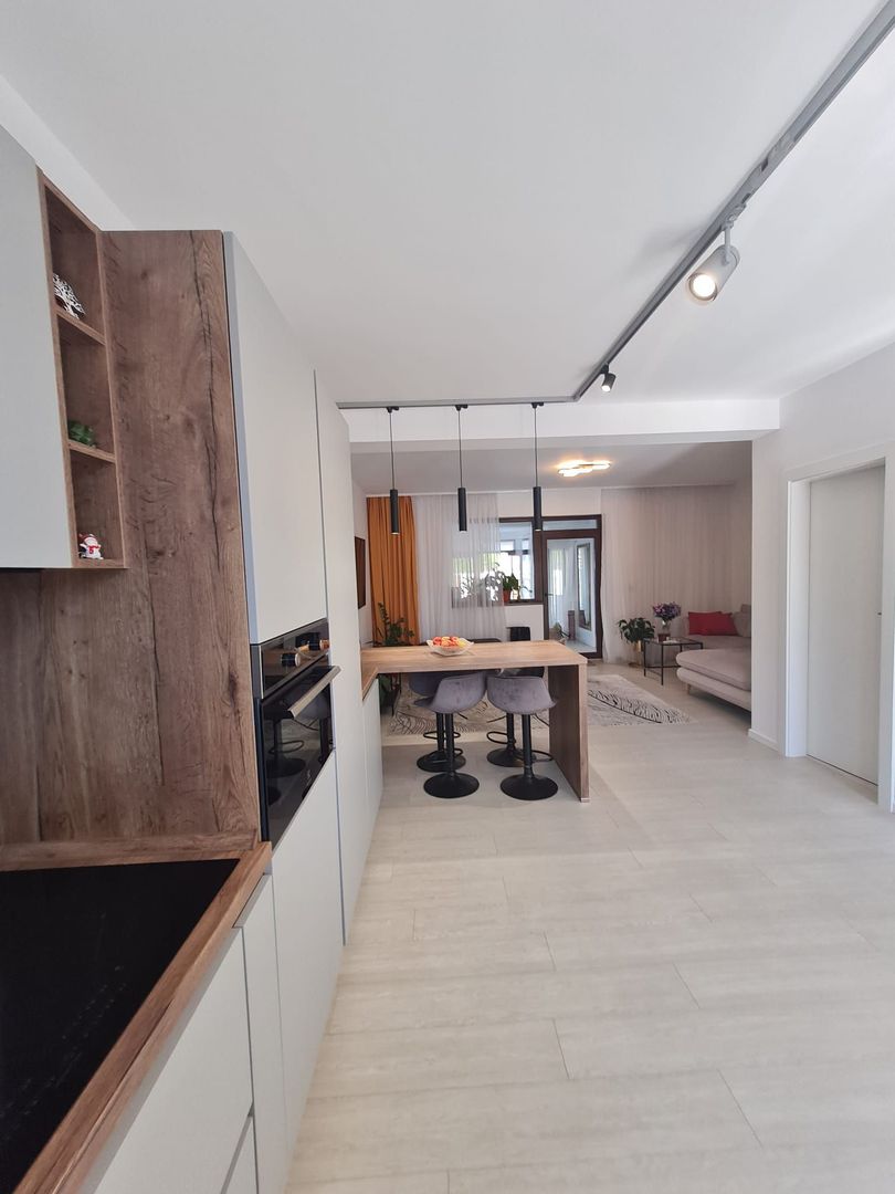 Duplex minimalist cu piscina - Poză 18