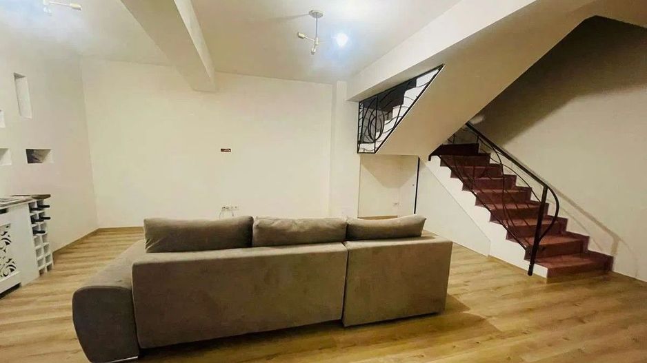 Vila vanzare| Balotesti| duplex P+1 deosebit |complet renovata in 2025 - Poză 2