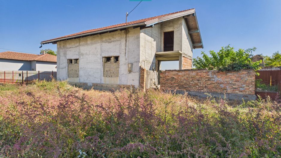 Casă la roșu cu 4 camere de vânzare - Poză 3