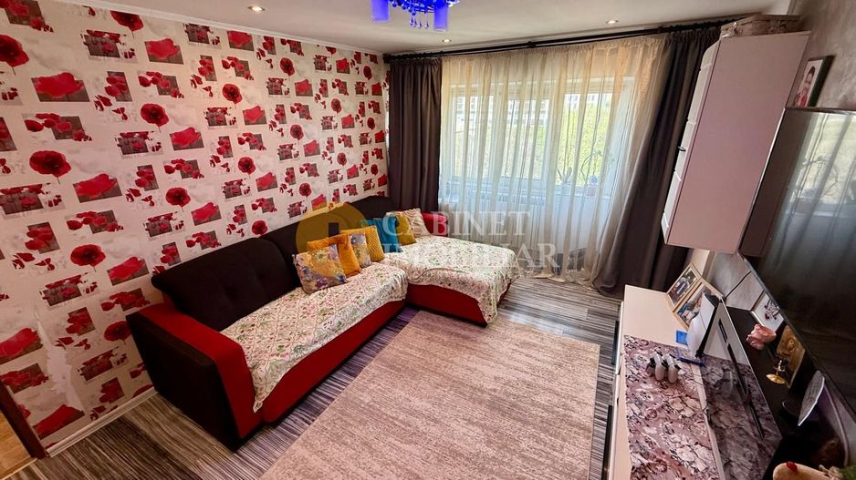 3 CAMERE DECOMANDAT--2 BAI--ETAJ INTERMEDIAR--RENOVAT--MOBILAT+UTILAT - Poză 2