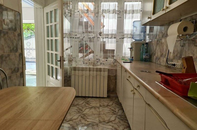 De inchiriat - casa P+1E+M - zona Port, langa liceul de Marina - Poză 8