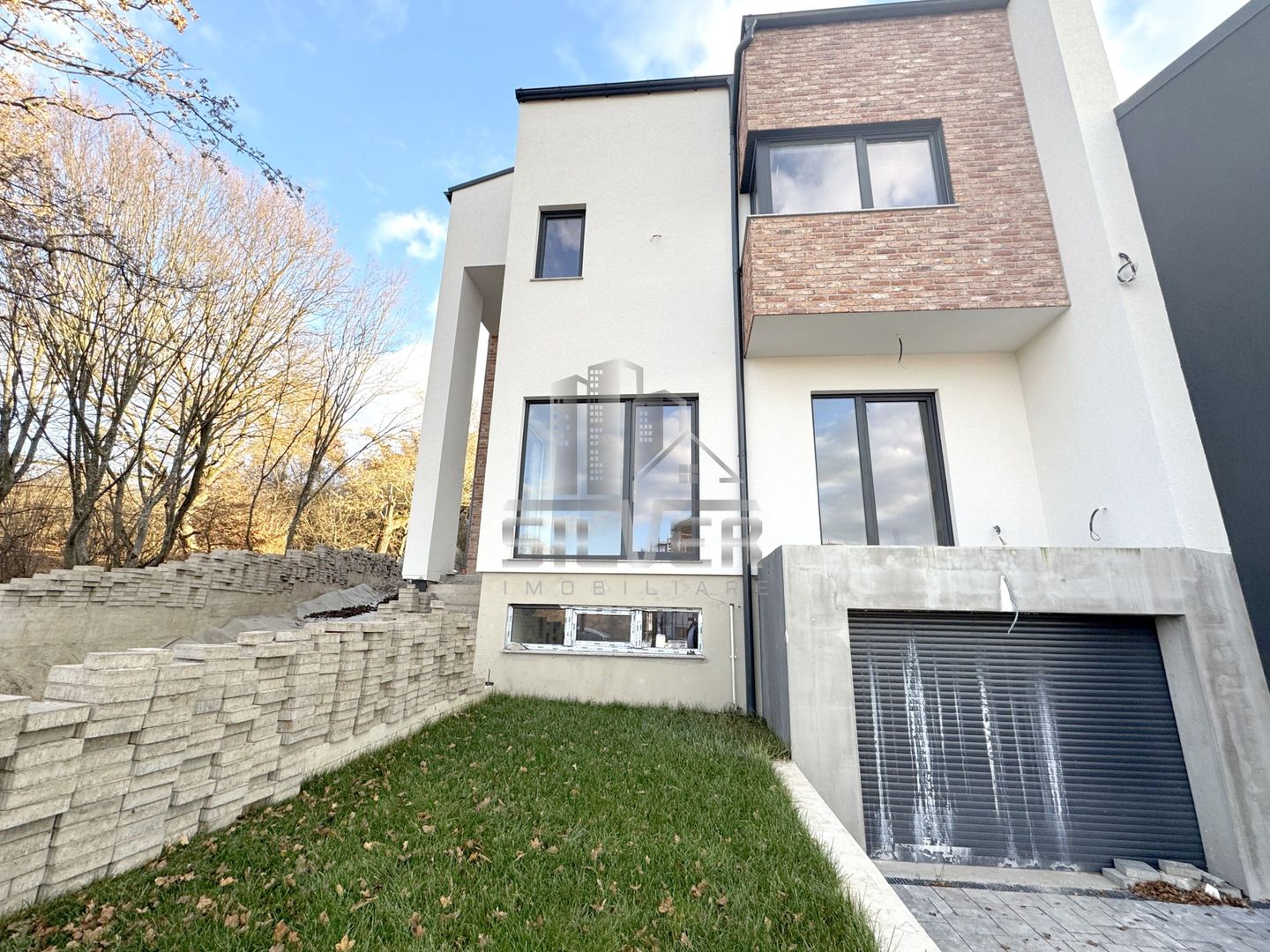 Casa tip duplex/zona strazii Campului. - Poză 1