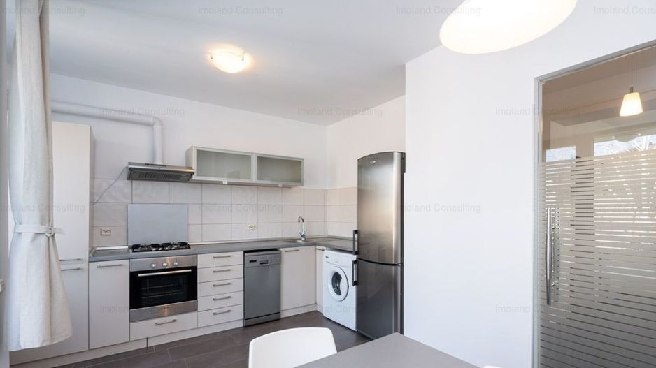 Apartament 3 camere de închiriat spațios proaspăt renovat - Poză 16