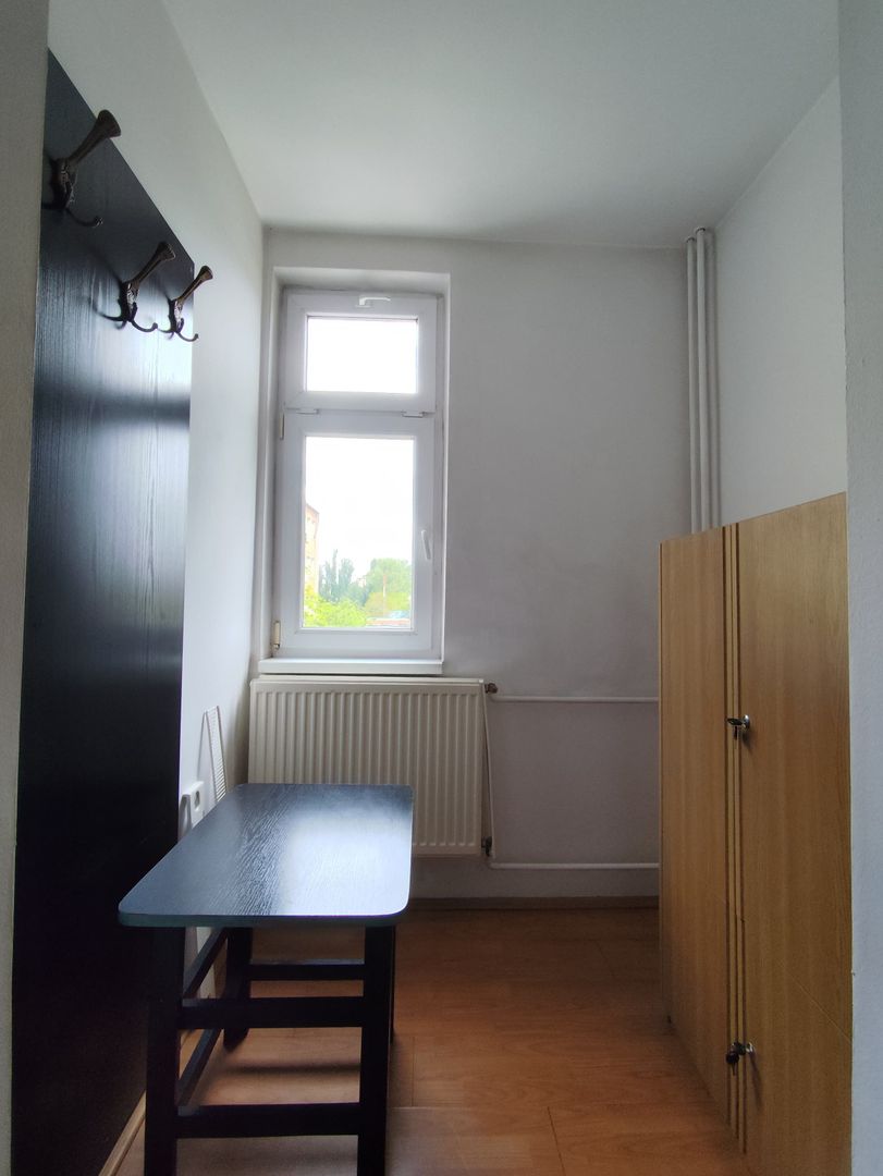 Spatii de birouri cu 1 - 2 incaperi situat pe Calea Borsului, Oradea - Poză 8