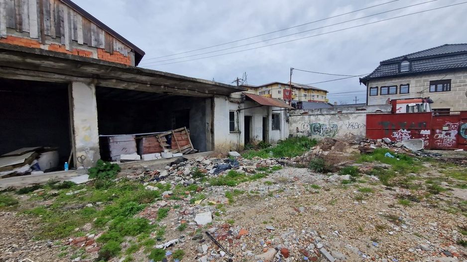 Teren 620 mp cu constructie la gri, str. Pionierilor - Poză 1